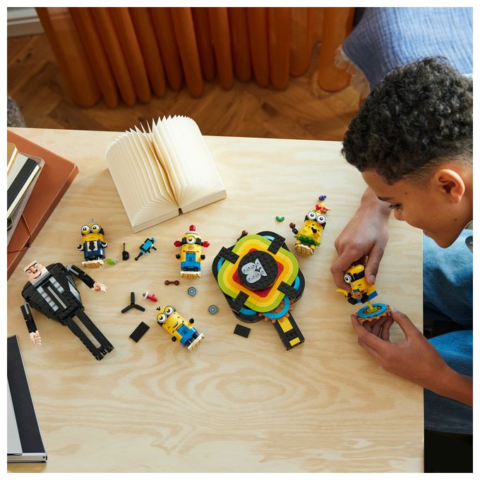 Gru und die Minions aus LEGO® Steinen 