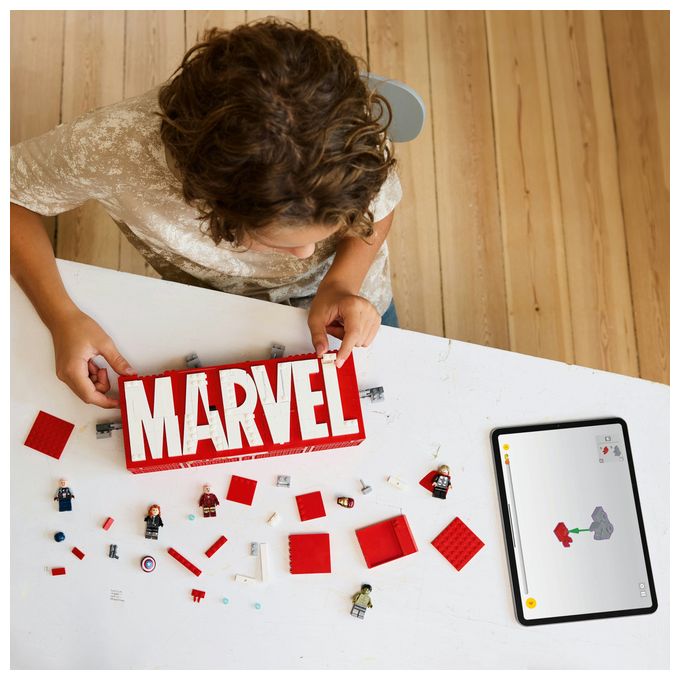 MARVEL Logo & Minifiguren 