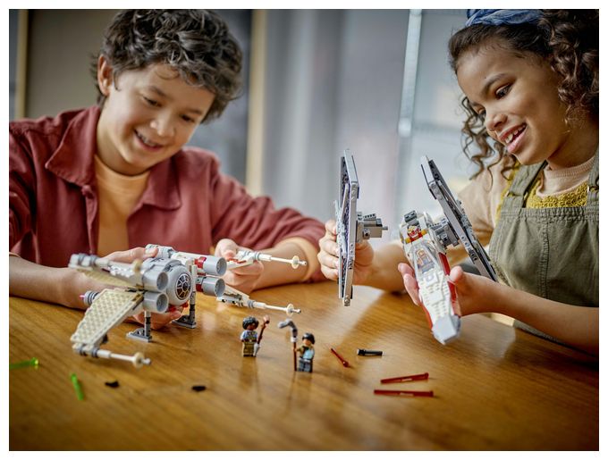 Mashup aus TIE Fighter & X-Wing 