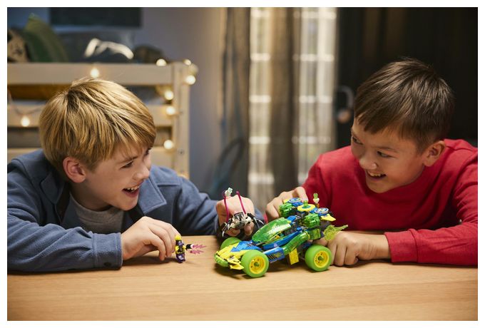 Mateo mit dem Z-Blob Action-Rennwagen 