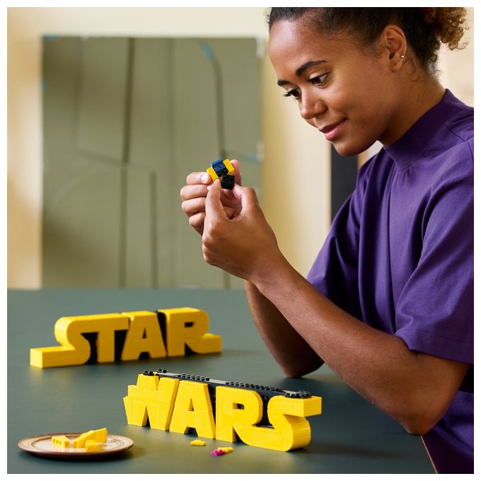 Star WarsTM Logo aus LEGO Steinen 