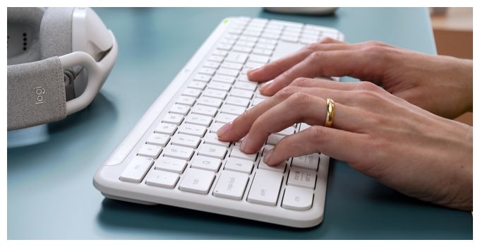 Büro Tastatur RF Wireless + Bluetooth 2.4 GHz  K950 Signature Slim (Graphit) 