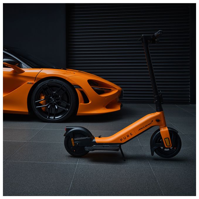 924 W E-Scooter 12 Ah 62,4 km Reichweite 16,2 kg  Advance+ McLaren Edition (Orange) 