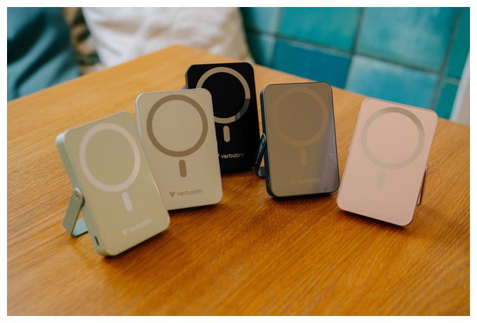 10000 mAh Powerbank USB Typ-C Kabelloses Laden  Charge 'n' Go Magnetic Wireless (Grau) 
