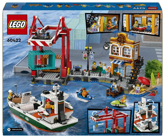 Hafen mit Frachtschiff 