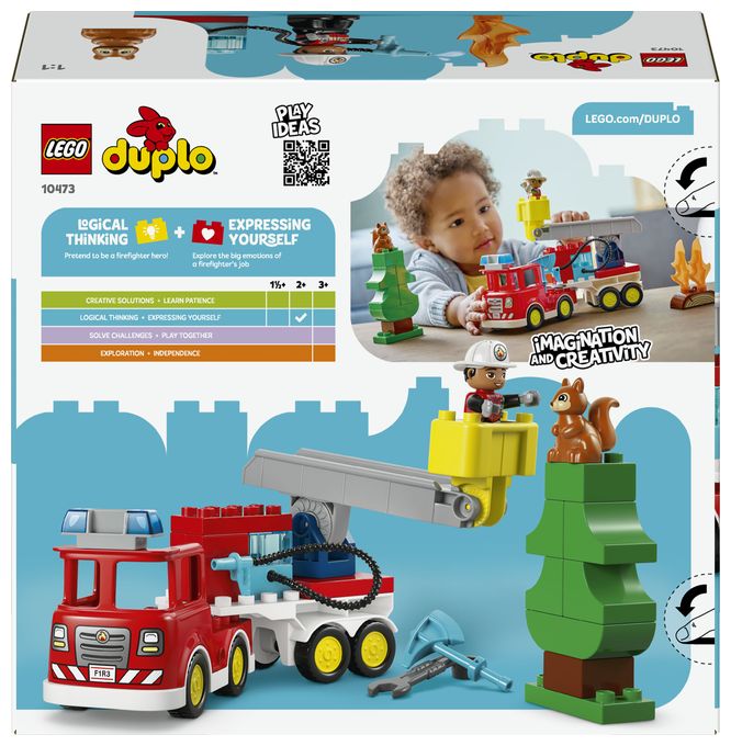 Löschauto mit Schlauch und Feuerwehrmann 