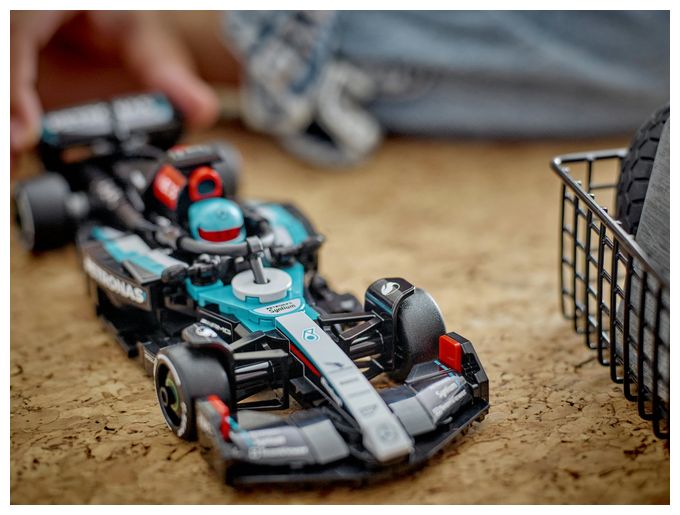 Mercedes-AMG F1® W15 Rennauto 