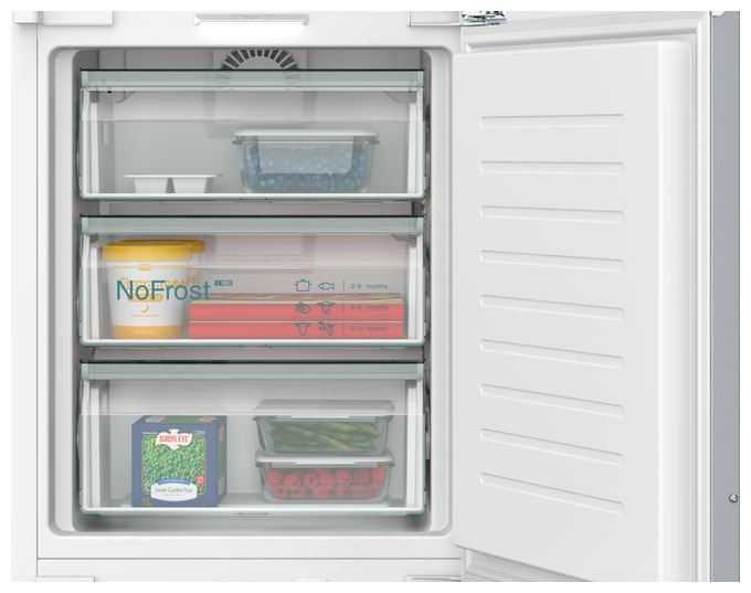 215 l / 75 l 194 cm Einbau Kühl-/Gefrierkombination 147 kWh NoFrost iQ500 KI96NADC0 