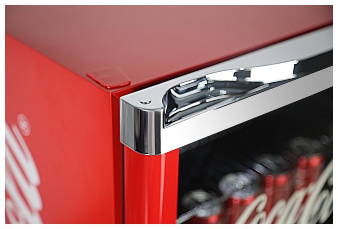 115 l Tischkühlschrank EEK: E 81 kWh Jahr  HighCube Coca Cola HC166E (Rot) 