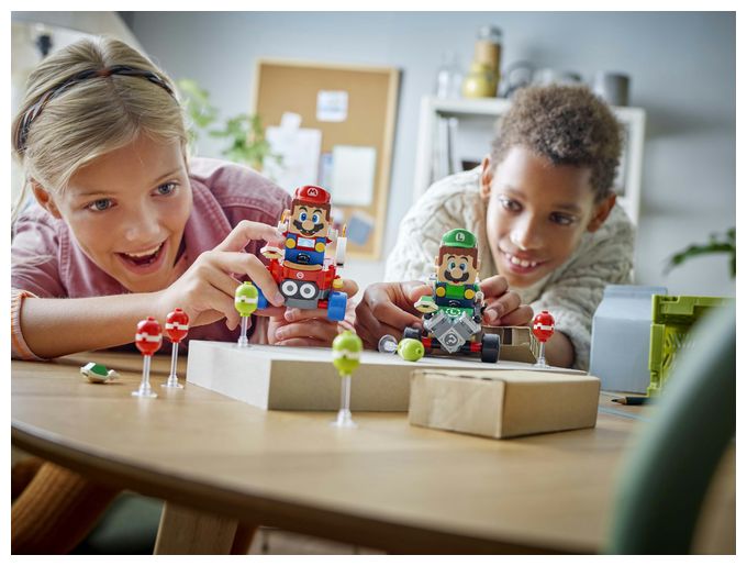 Mario KartTM – Baby Mario vs. Baby Luigi 