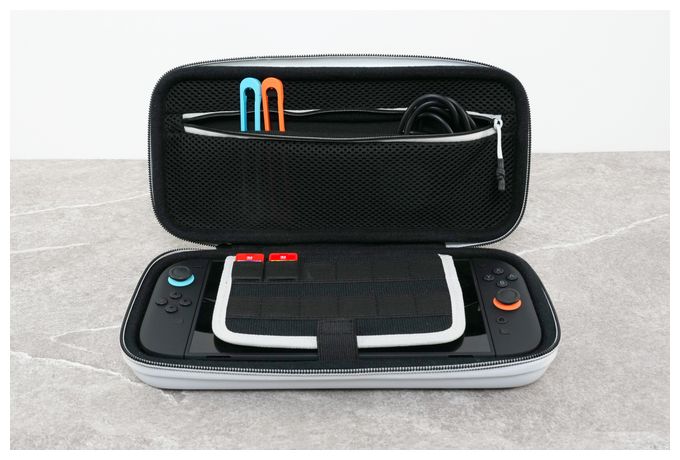 PlayTrek Etui Offiziell von Nintendo lizenzierte Reiseetui zum Schutz deiner Nintendo Switch 2, Weiß 