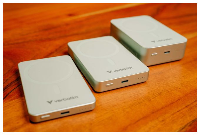 10000 mAh Powerbank USB Typ-C Kabelloses Laden  Charge 'n' Go Essentials (Grün) 