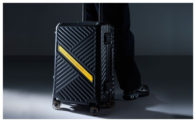 ROG SLASH Hard-Case Luggage Edition 20 