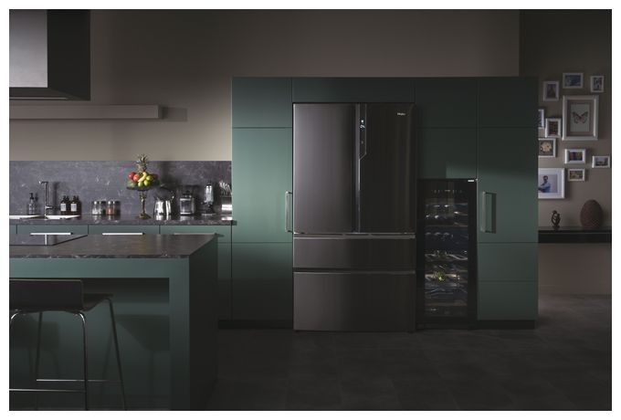 Side-by-Side Kühl-/ Gefrierkombination 484 l / 266 l 386 kWh NoFrost 1900 mm x 1005 mm  HB26FSNAAA (Schwarz) 