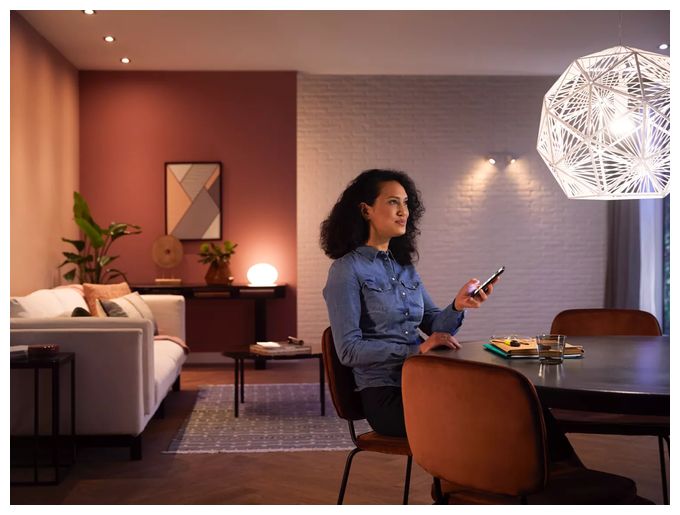LED Intelligentes Leuchtmittel Weiches Weiß Hue White E27 A60 Viererpack 