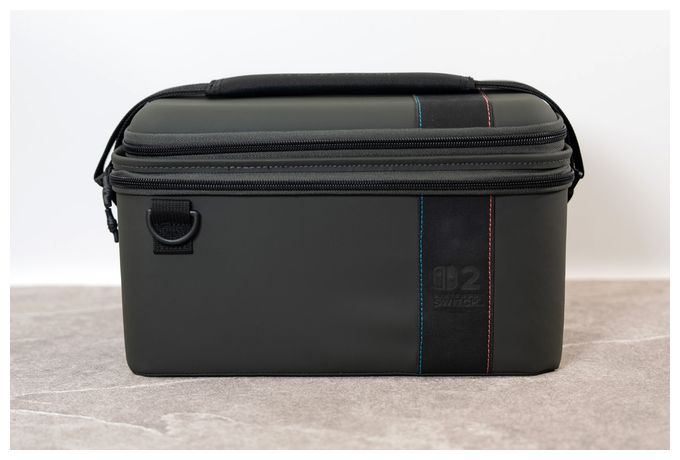 PlayTrek 2-in-1-Etui Offiziell von Nintendo lizenzierte Reiseetui zum Schutz deiner Nintendo Switch 2, Antrazitschwarz 