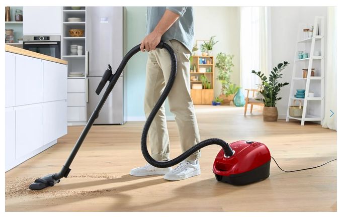 Bodenstaubsauger mit Staubbeutel 600 W Micro  Serie 4 BGD38RD1H (Rot) 