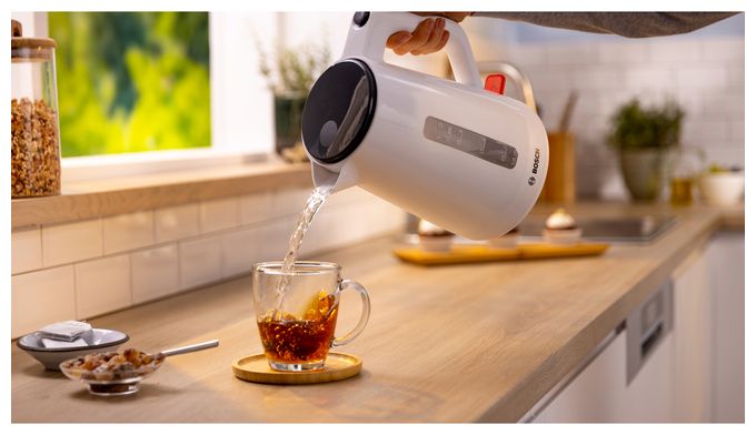 1,7 l Wasserkocher 2400 W  TWK1M121 MyMoment (Weiß) 