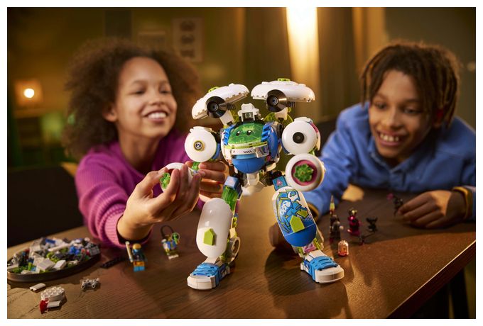 Mateo und Z-Blob der Ritter-Mech 