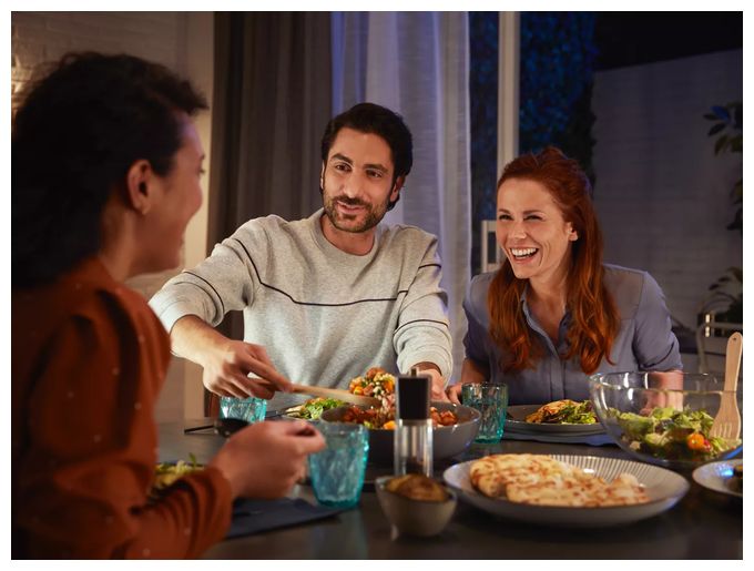 LED Set für intelligente Beleuchtung 1100 mm Warmweiß, Kaltweiße Hue White Ambience Starterset: E27 Lampe A60 Doppelpack + Dimmschalter 