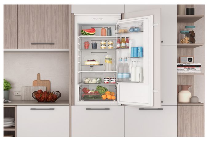 182 l / 68 l Einbau Kühl-/Gefrierkombination 224 kWh NoFrost PCITN18S2 