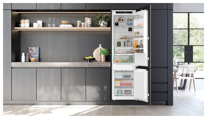 215 l / 75 l 194 cm Einbau Kühl-/Gefrierkombination 184 kWh NoFrost iQ300 KI96NVFD0 